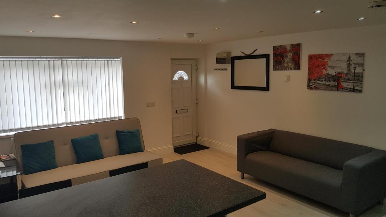 Central Windsor 2 Bedroom Flat With Free Parking Exterior foto